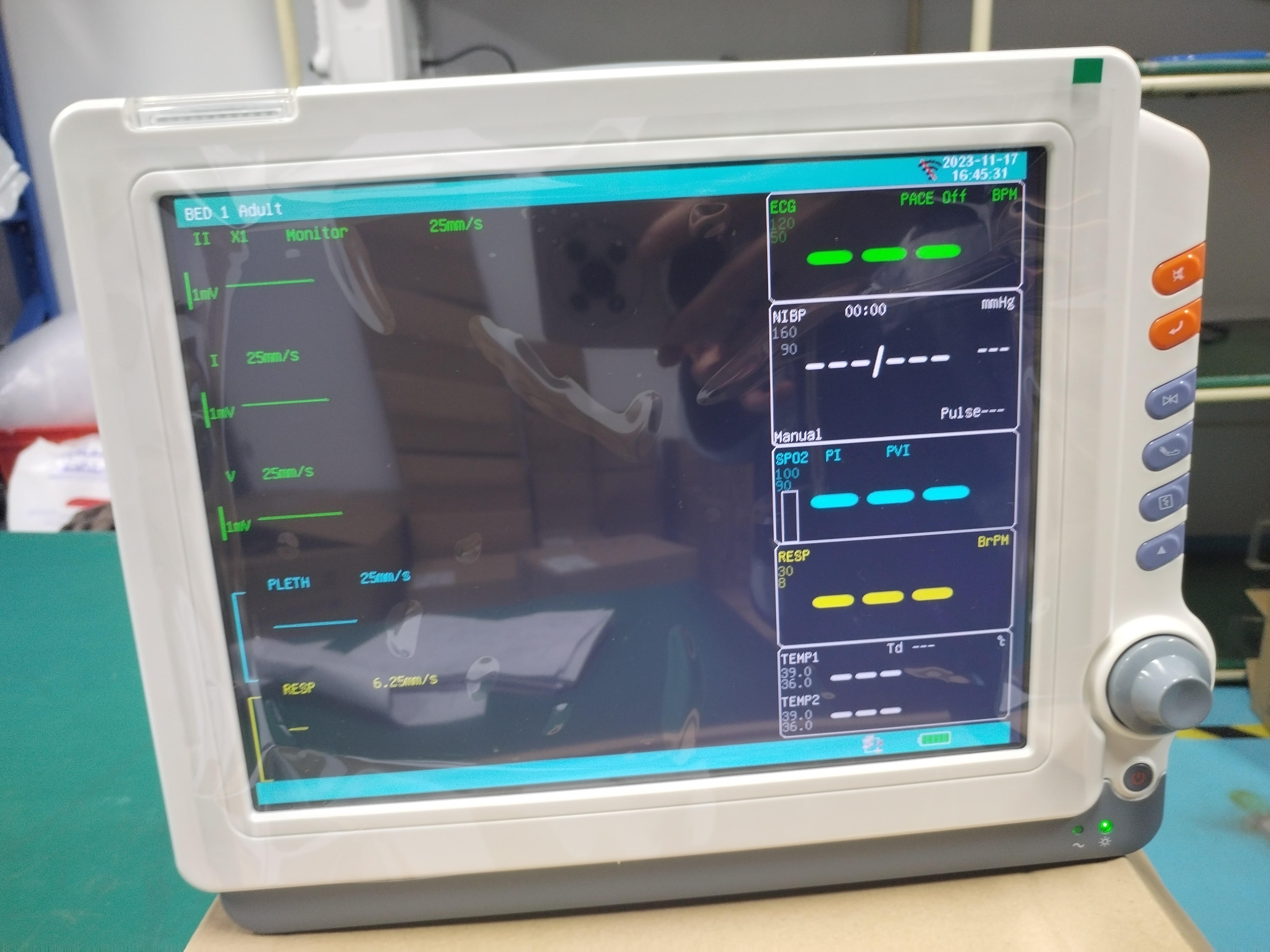 12.1 Inch 6 Multi Parameters Patient Monitor-0