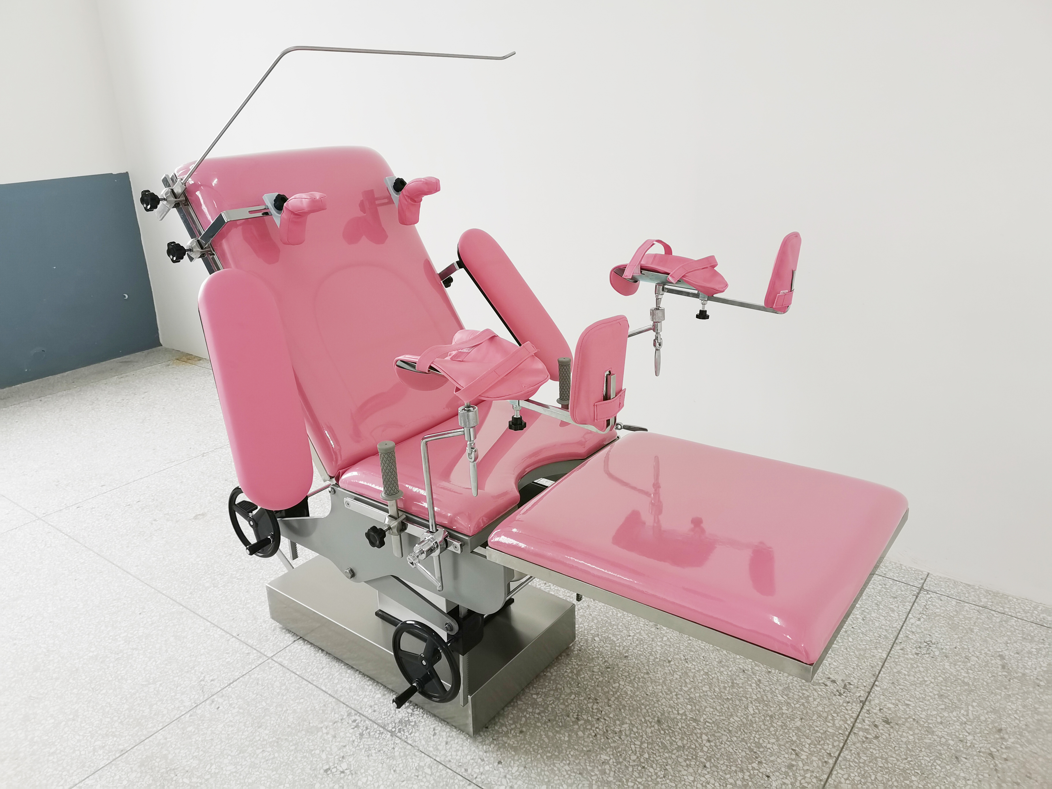 Mechanical Integrated Multifunctional Obstetric Delivery Bed-4