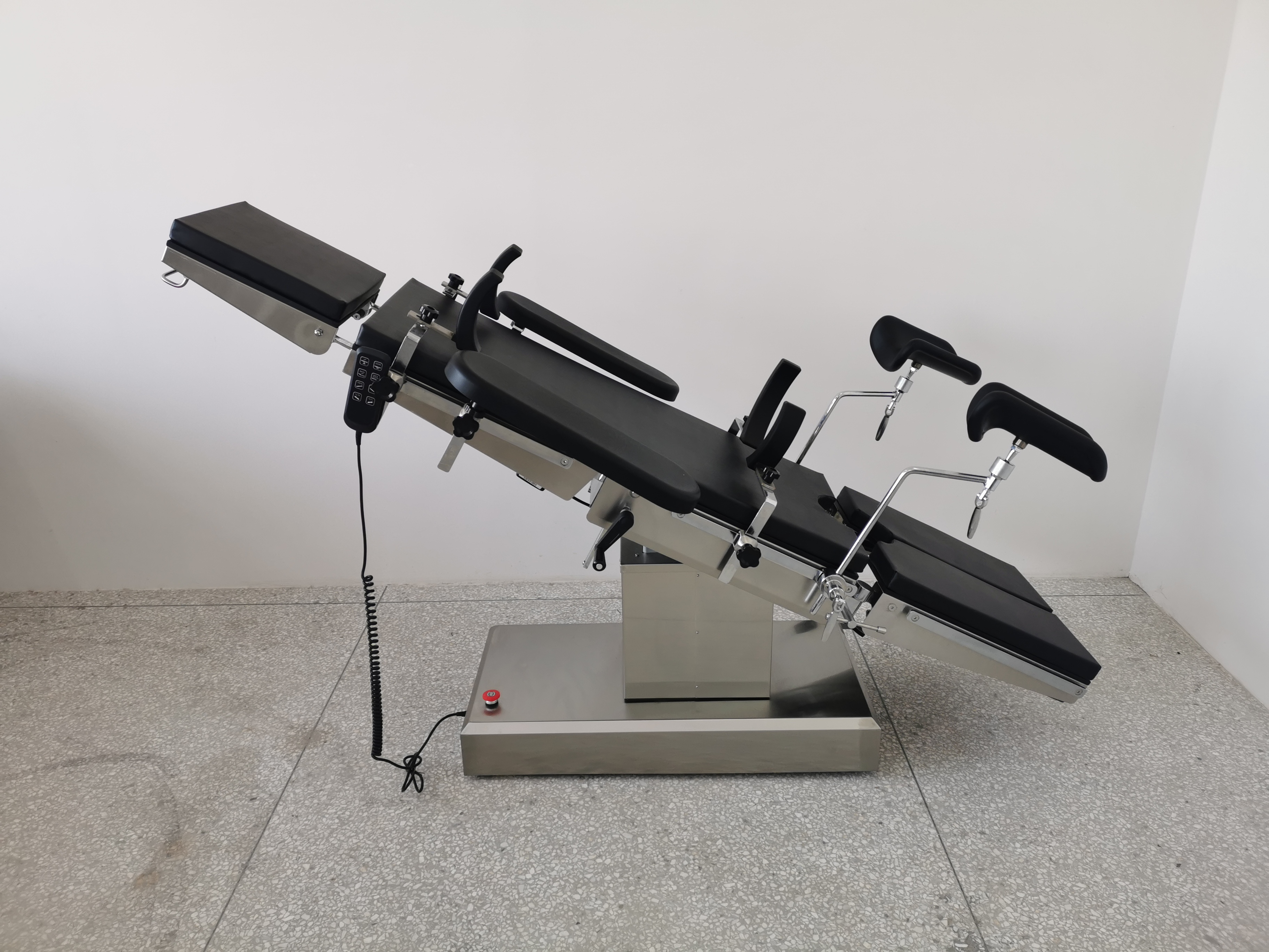 Electric comprehensive operating table-3