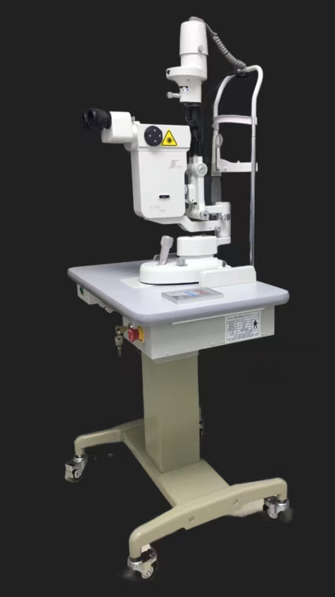 M&aacute;quina de terapia l&aacute;ser Nd:YAG oft&aacute;lmica-0