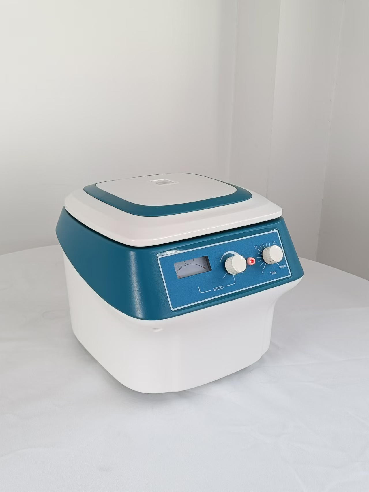 Desktop Low-Speed Centrifuge-3