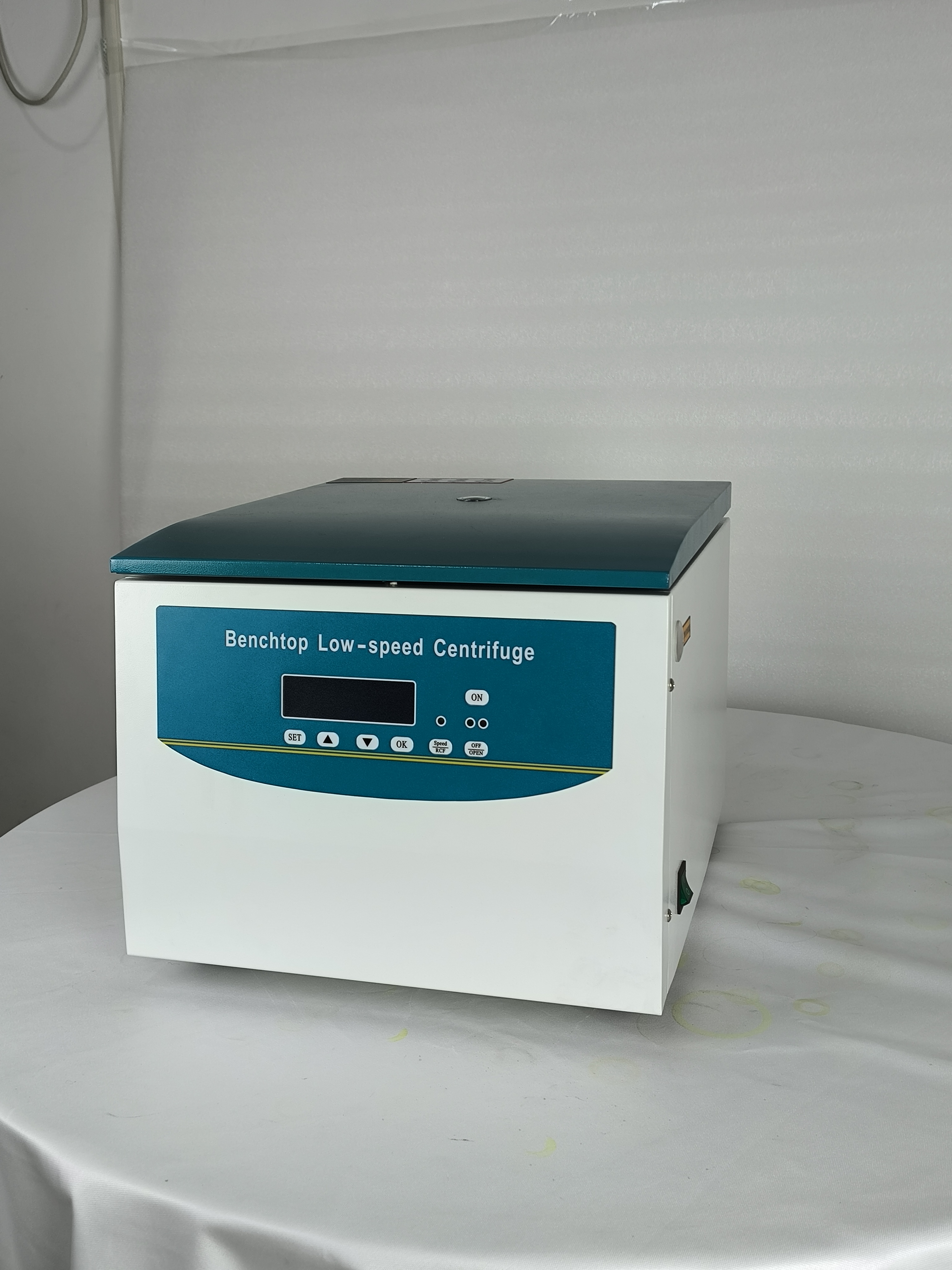 Desktop Low-Speed Centrifuge-1