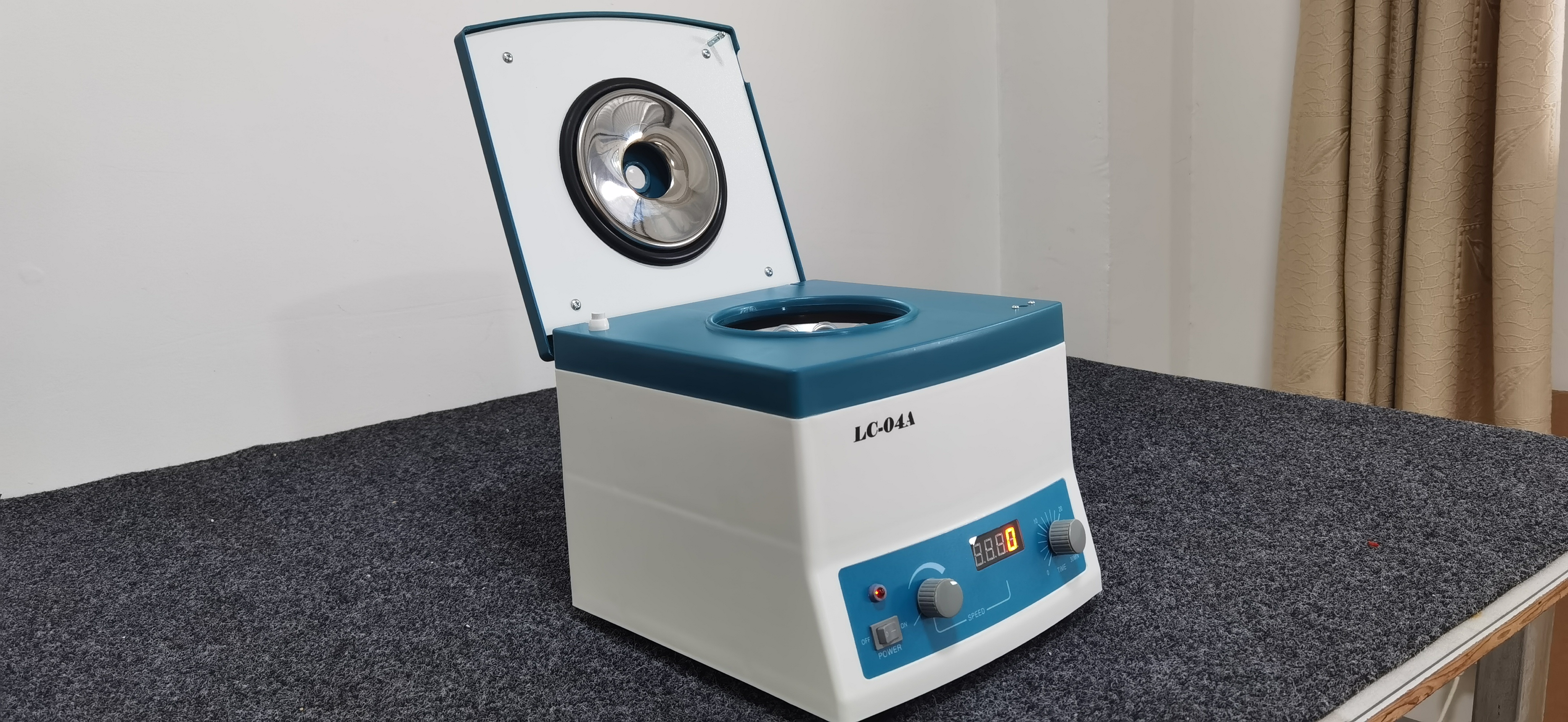 Desktop Low-Speed Centrifuge-3