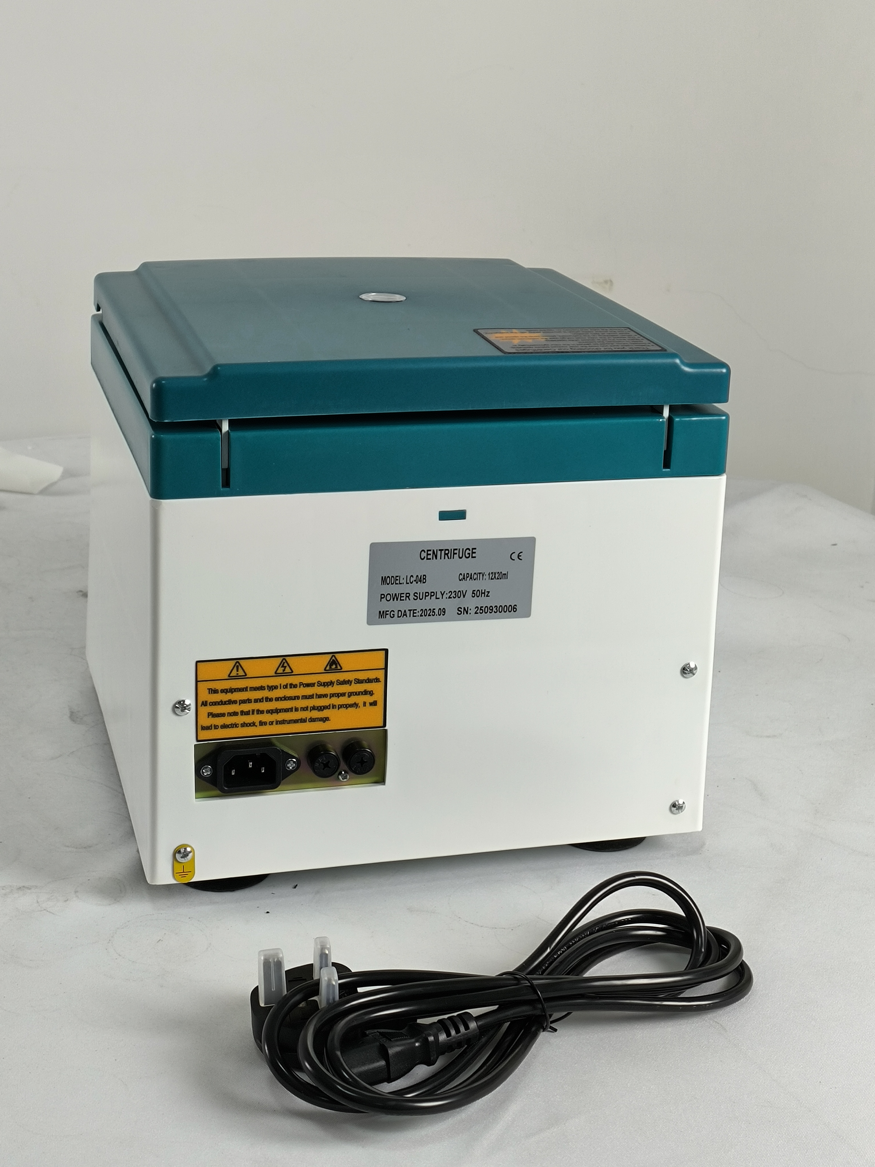 Desktop Low-Speed Centrifuge-3