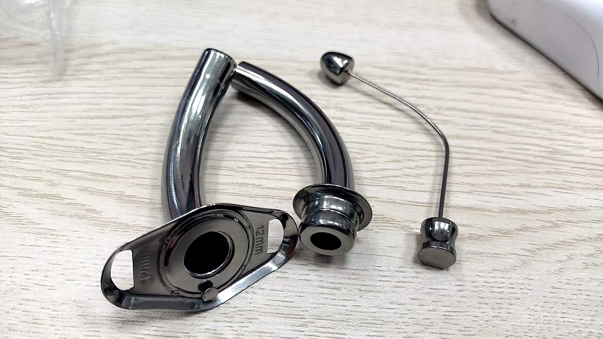 Metal tracheotomy tube