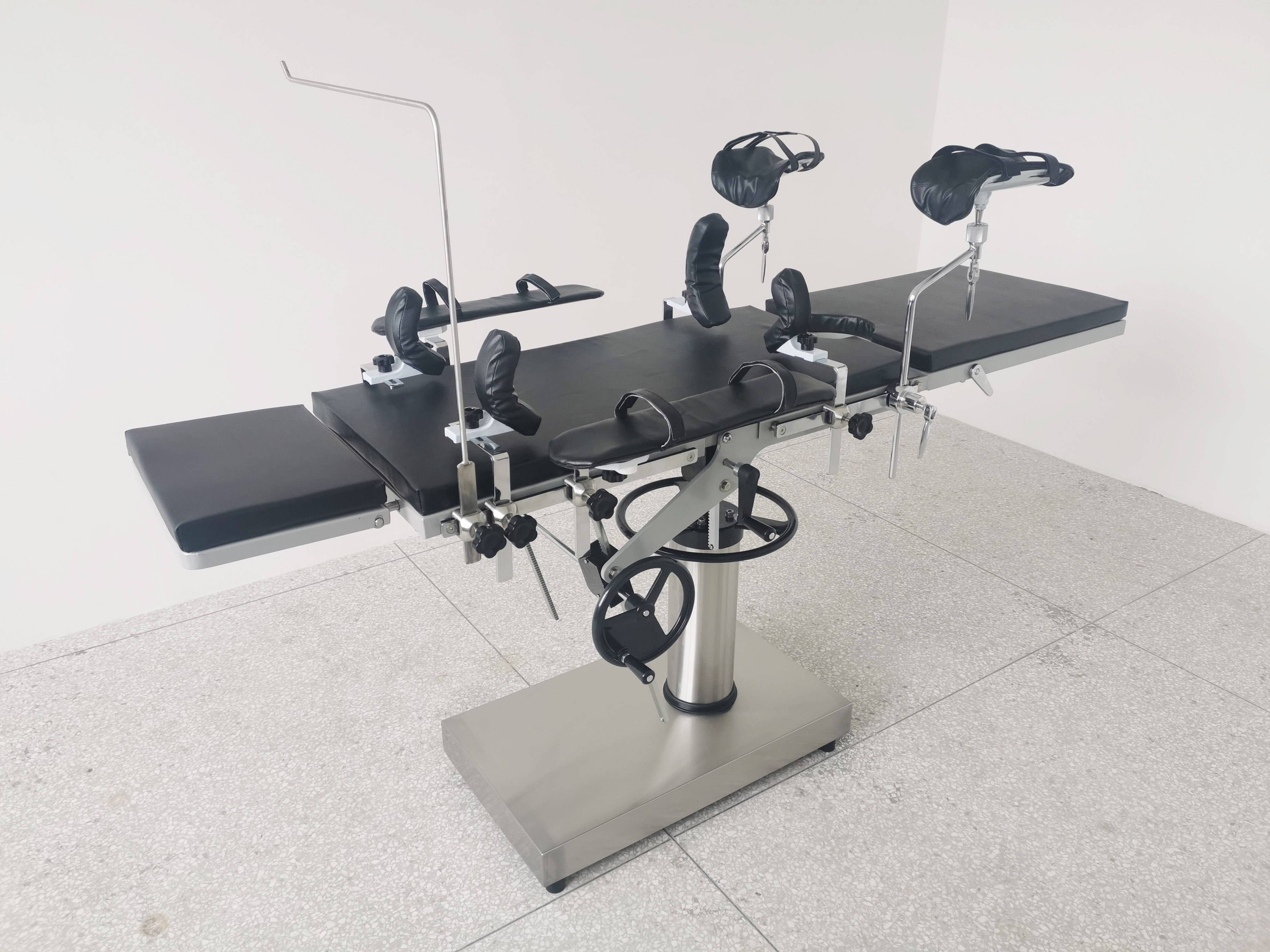 Mechanical general operating table-1