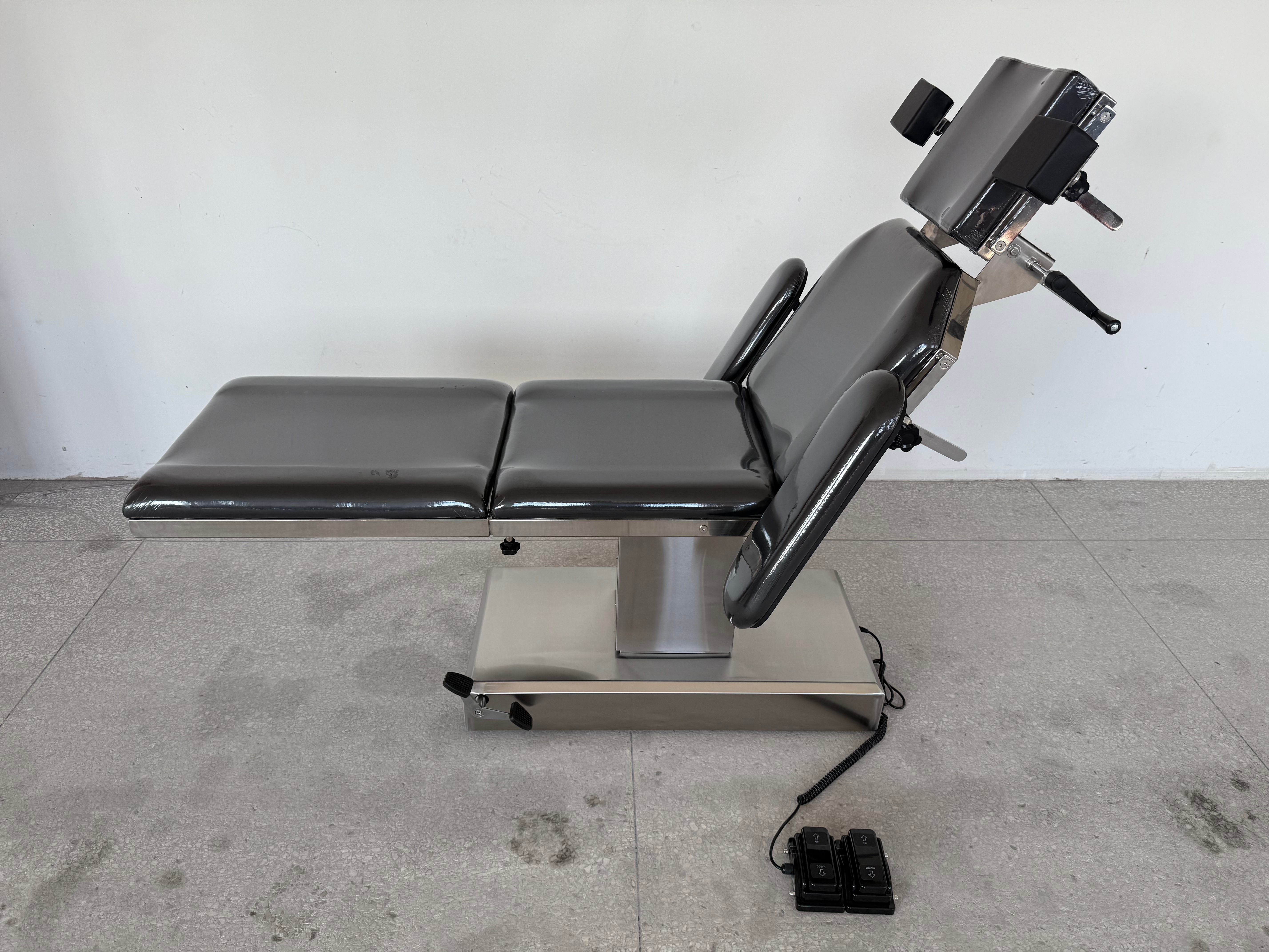 Electric operating table (ophthalmology)-2