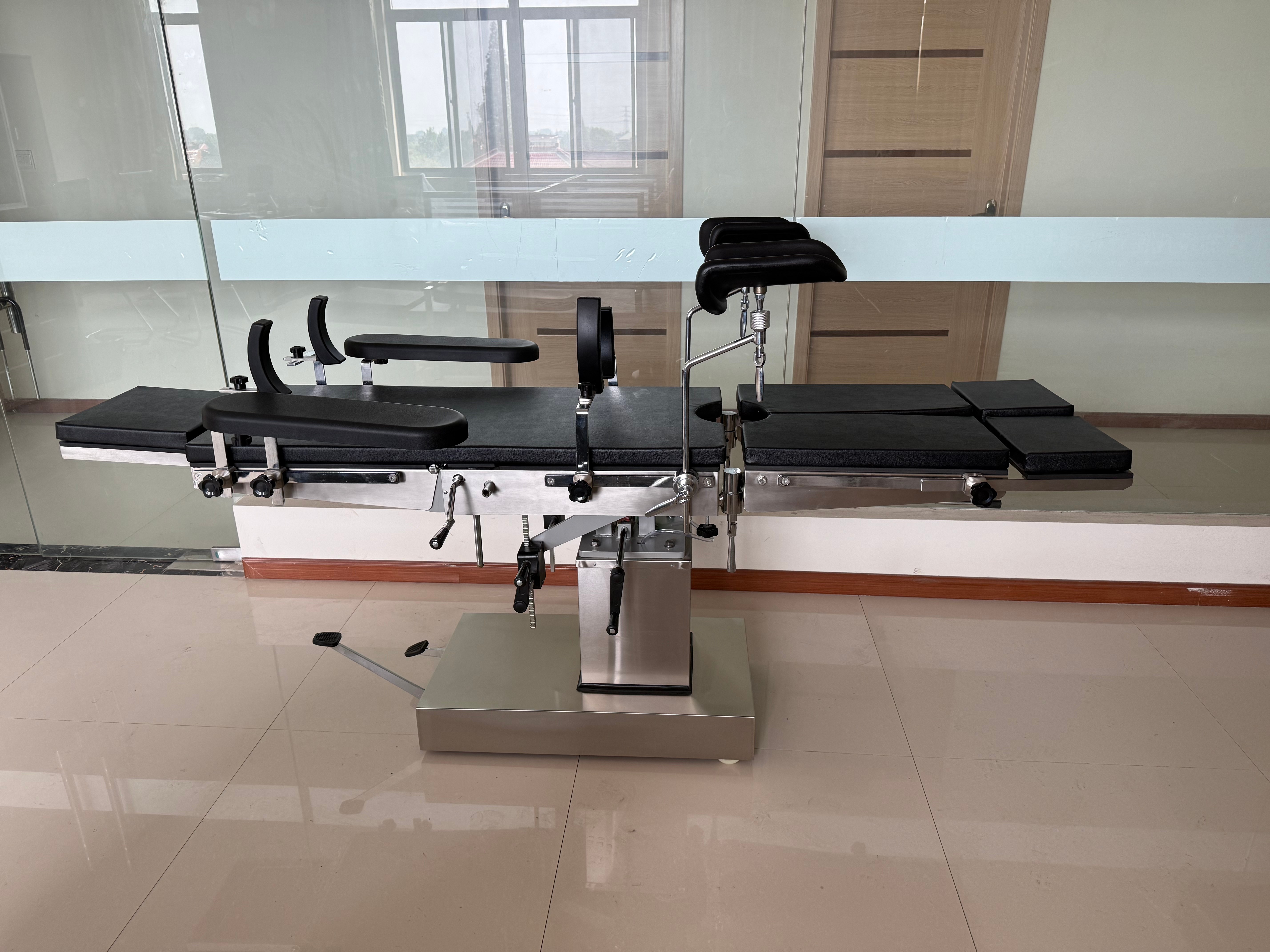 Mechanical integrated operating table-2