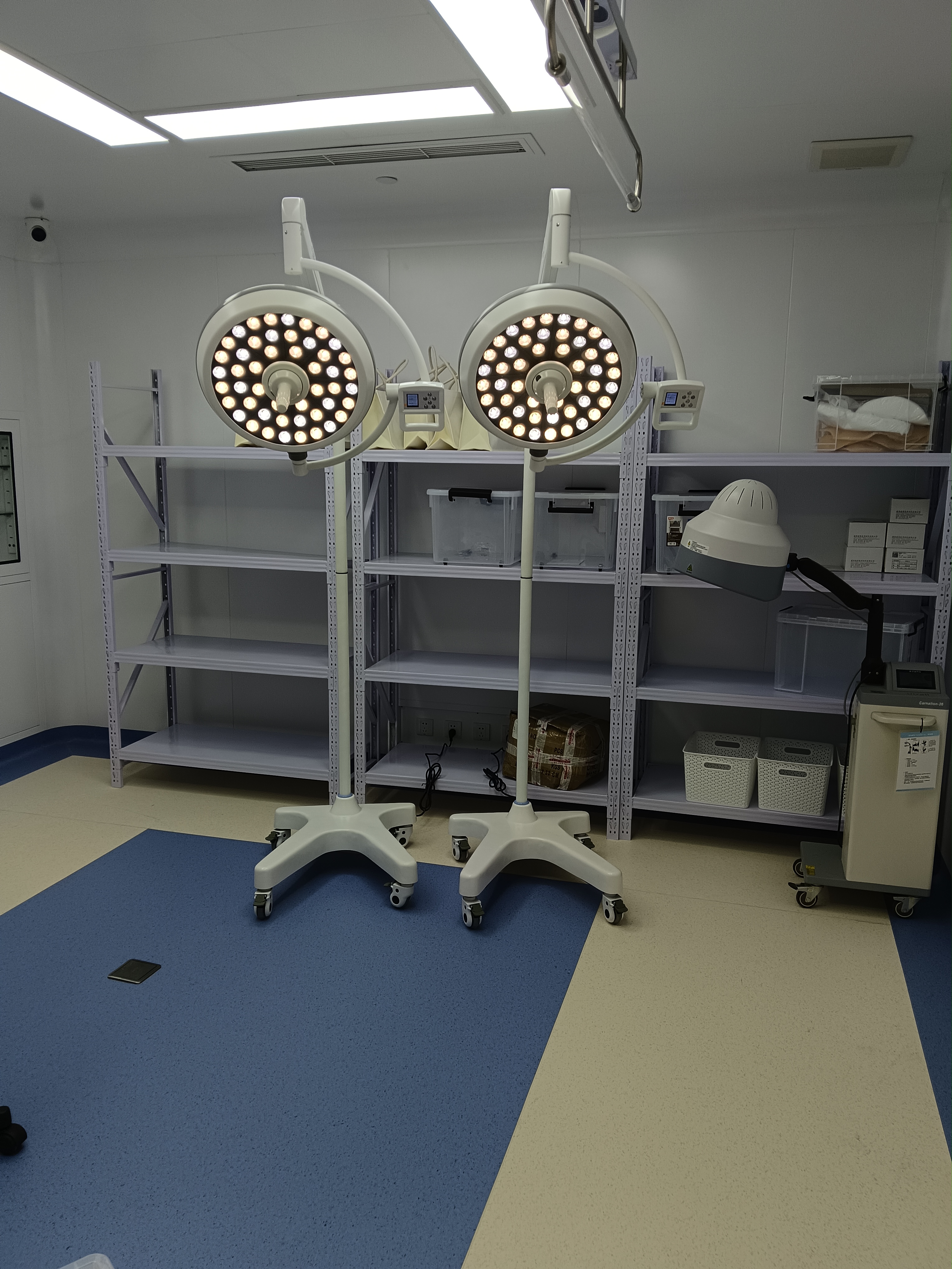 LED surgical light -1