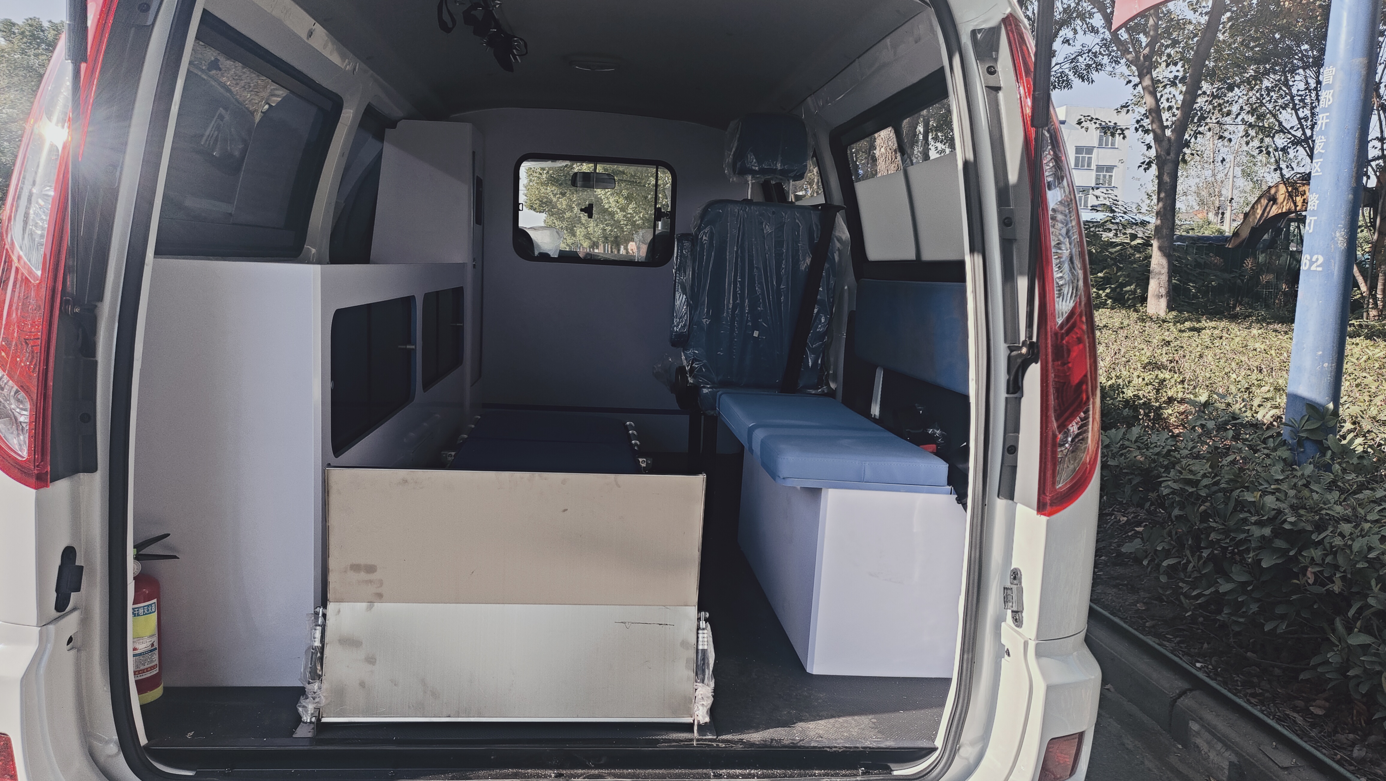 Foton G5 New Energy Ambulance - Electric Vehicle-3