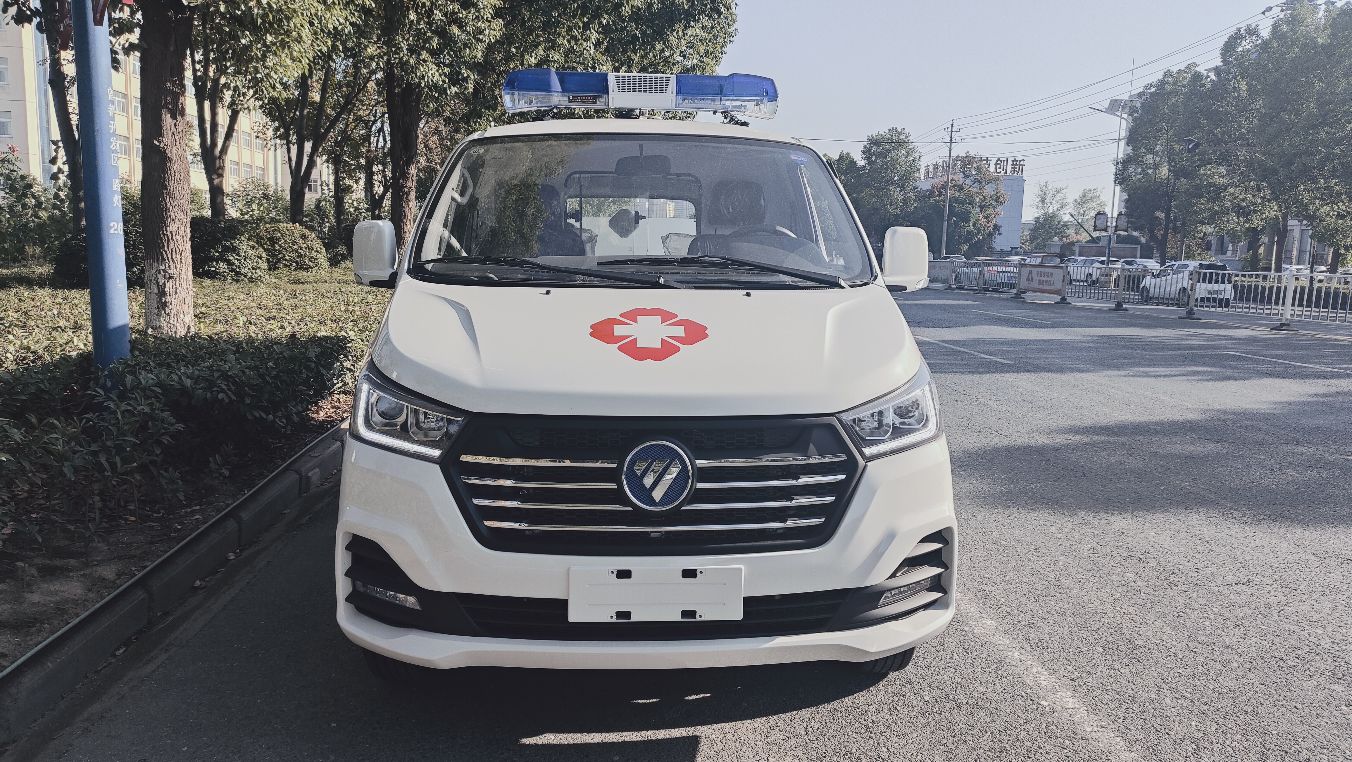 Foton G5 New Energy Ambulance - Electric Vehicle-1