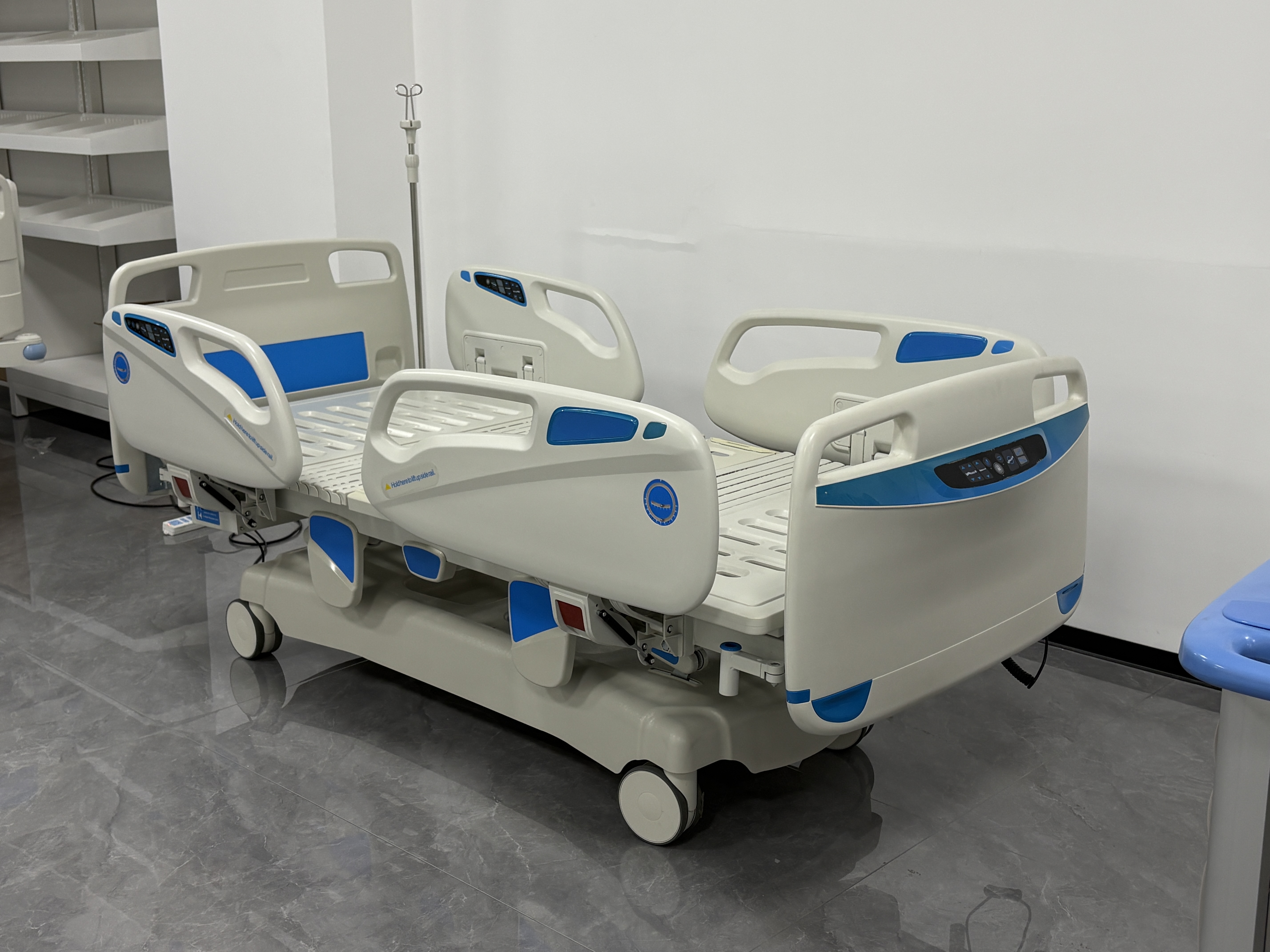Seven-function electric hospital bed-2