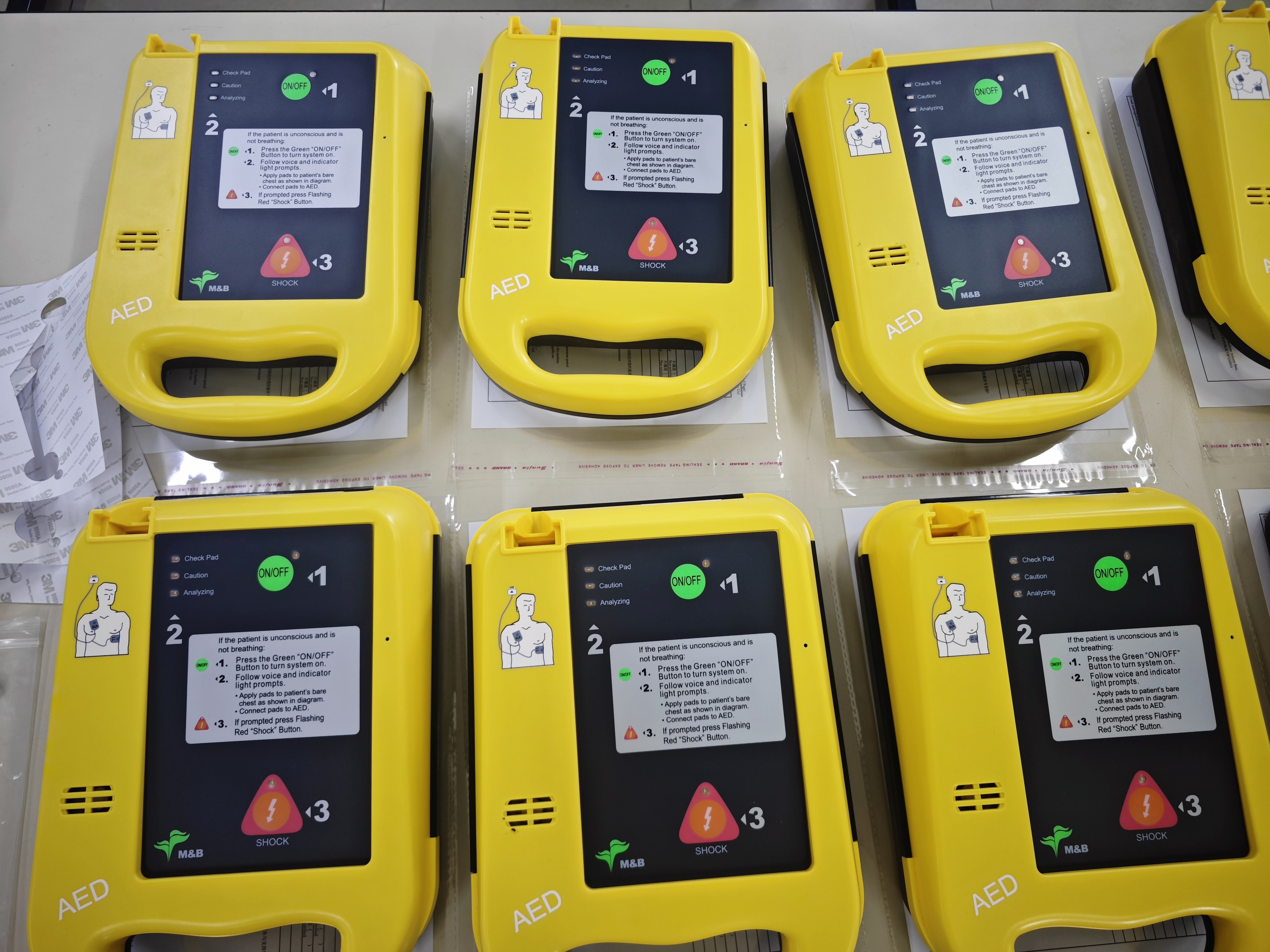 Semi-automatic external defibrillator-2