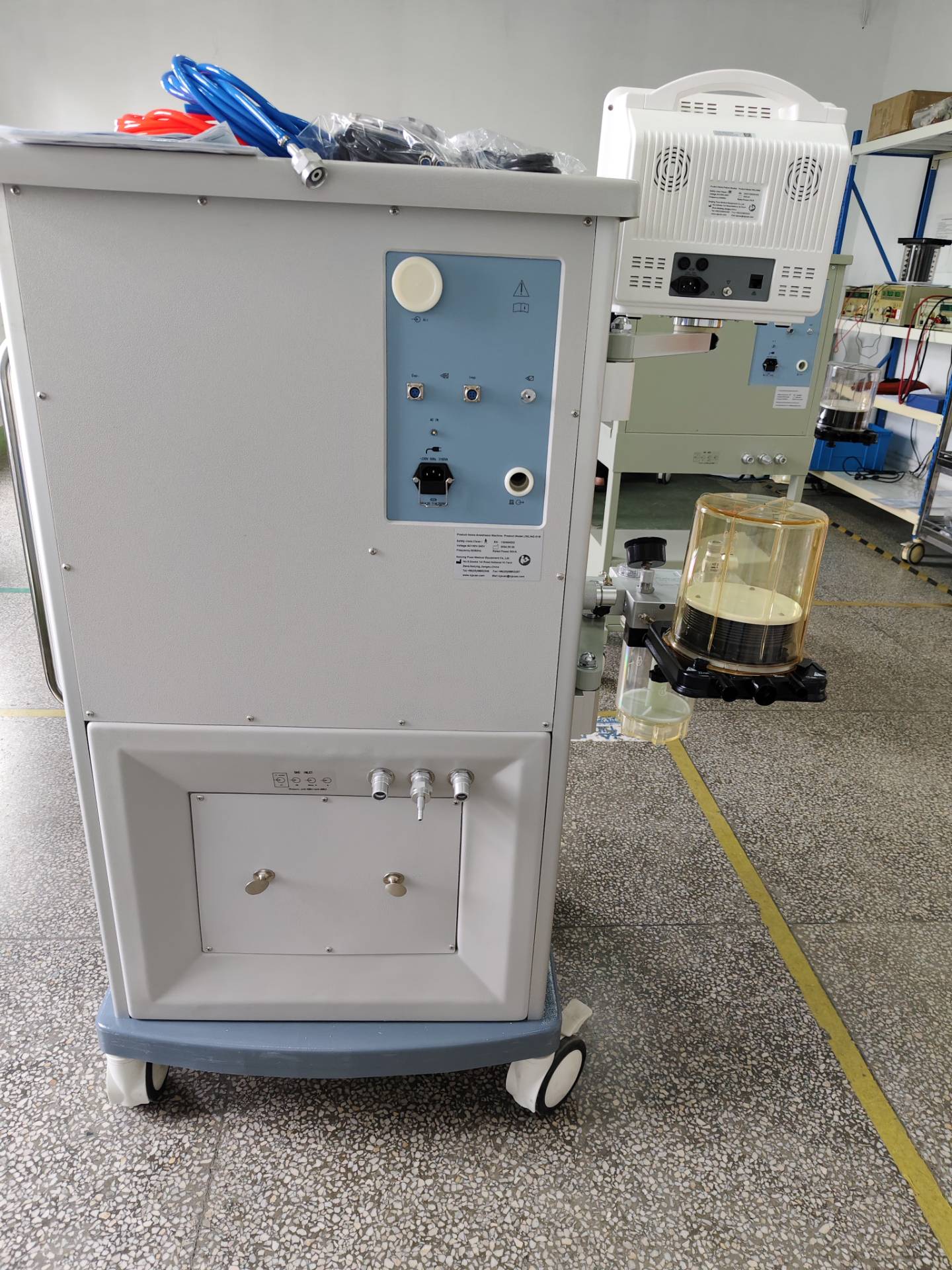Anesthesia machine  Std model One vaporizer-2