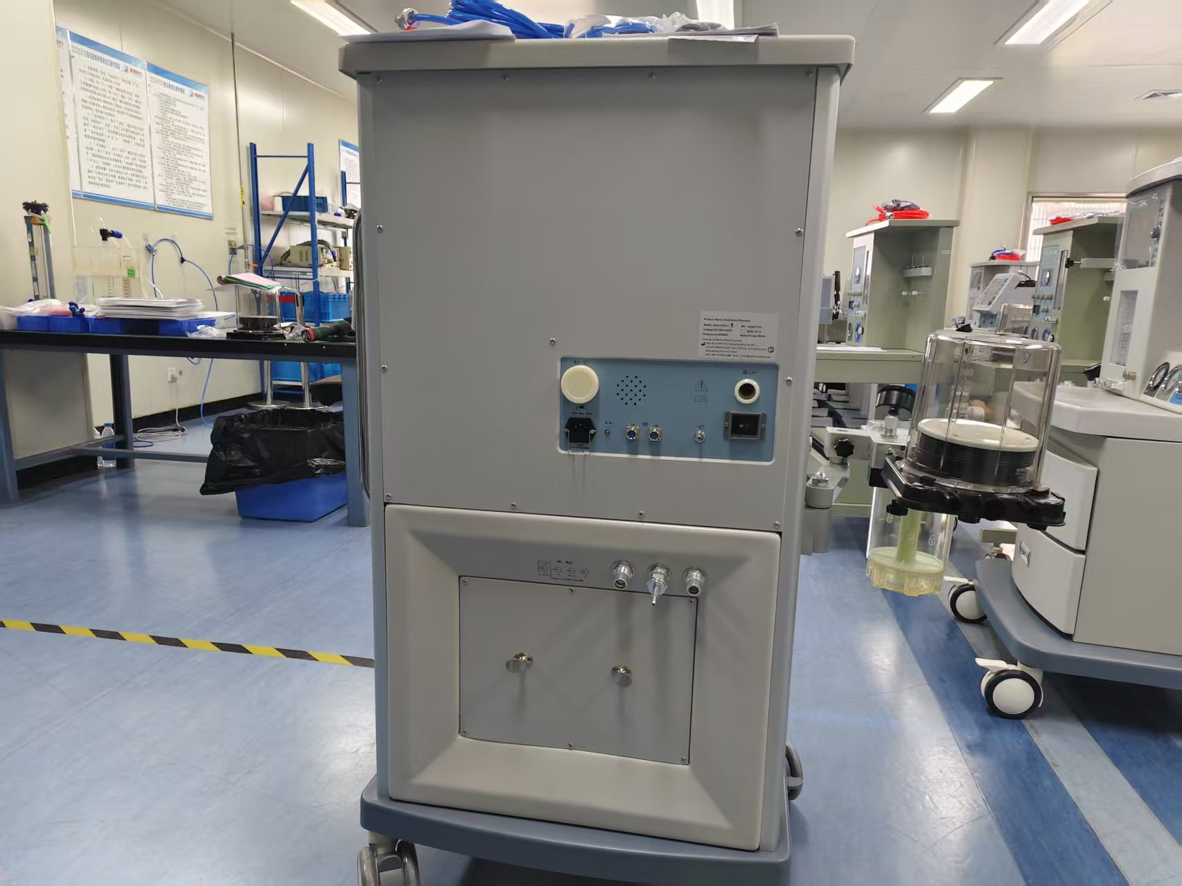 5.4-inch Screen Anesthesia Machine standard version with dual vaporizers.-1