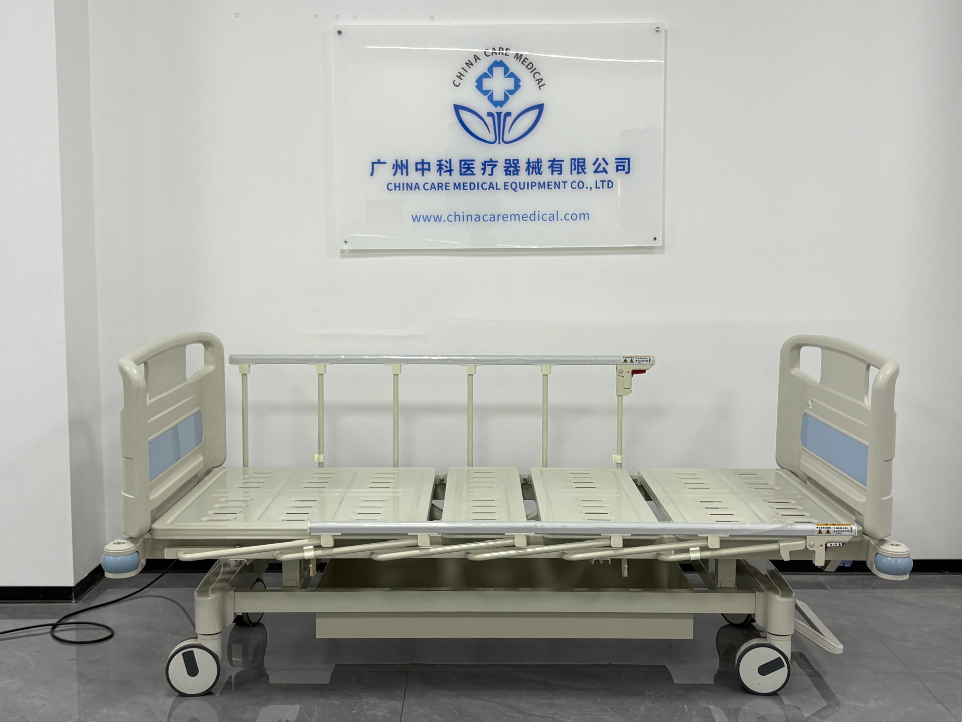 Dual-Crank Nursing Bed (with Central Control)-2