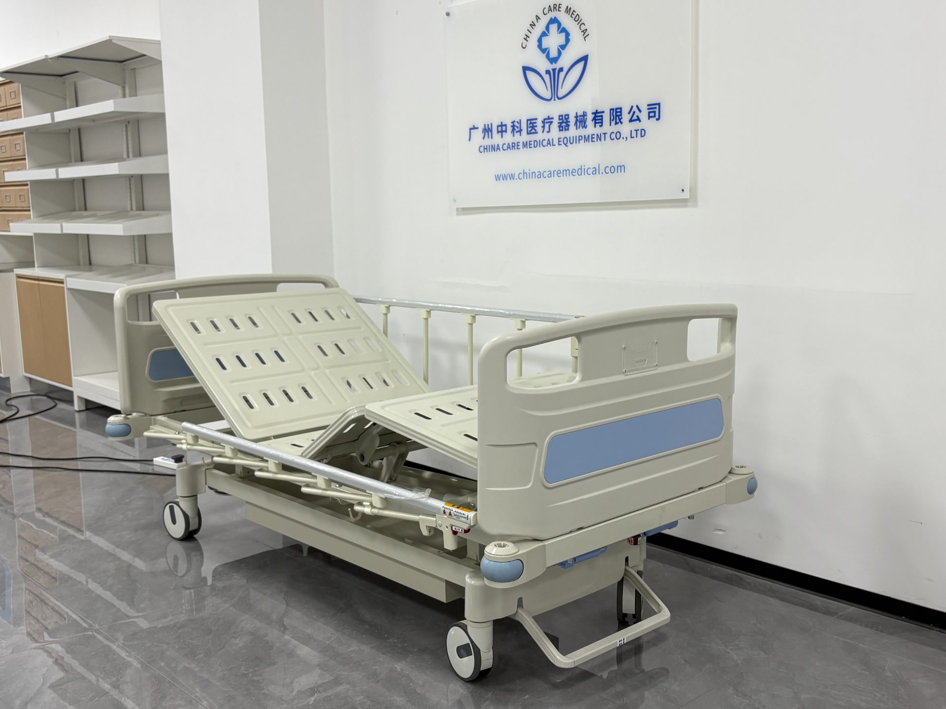 Dual-Crank Nursing Bed (with Central Control)-4