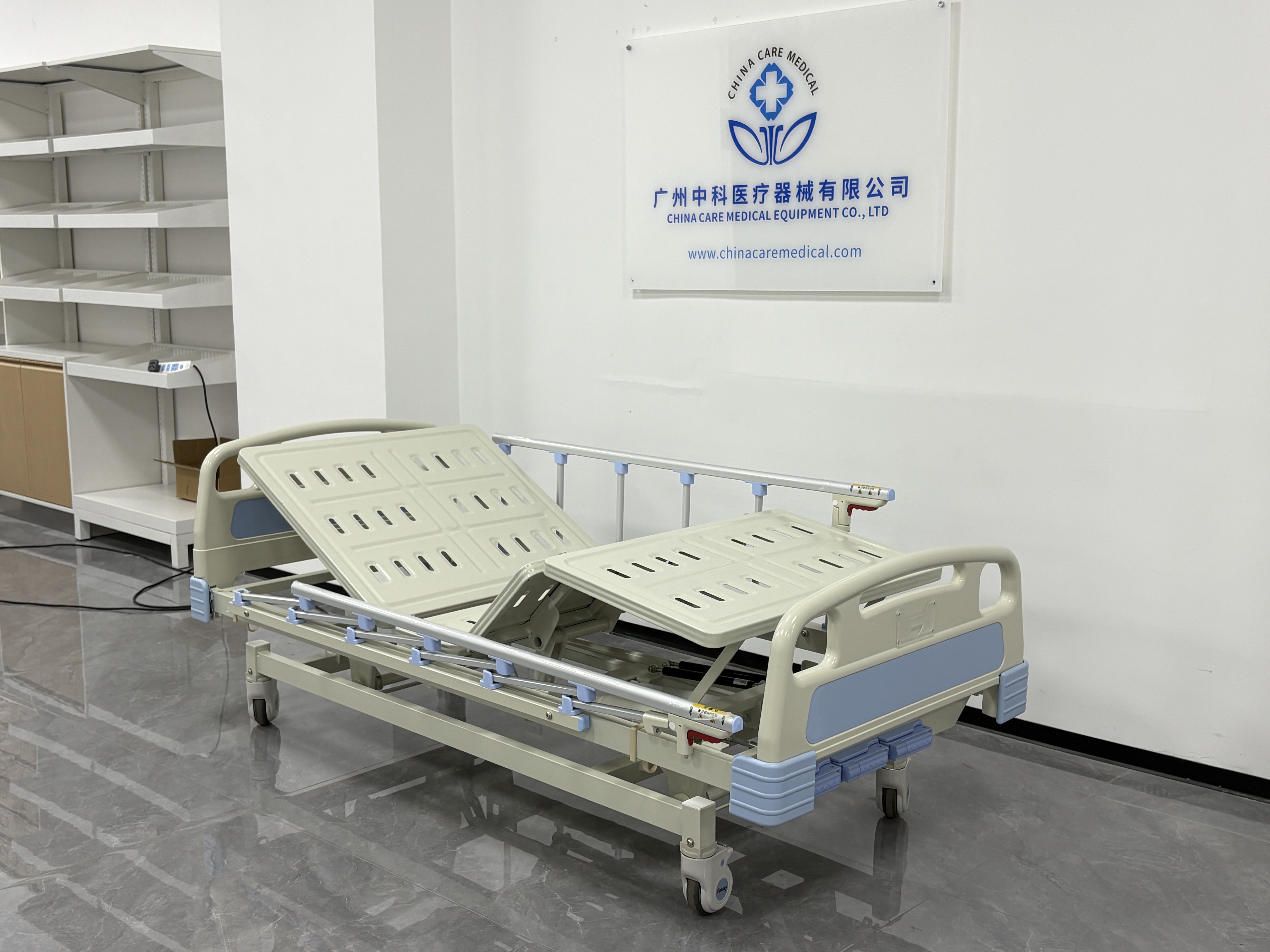 Cama de hospital manual de tres funciones-8