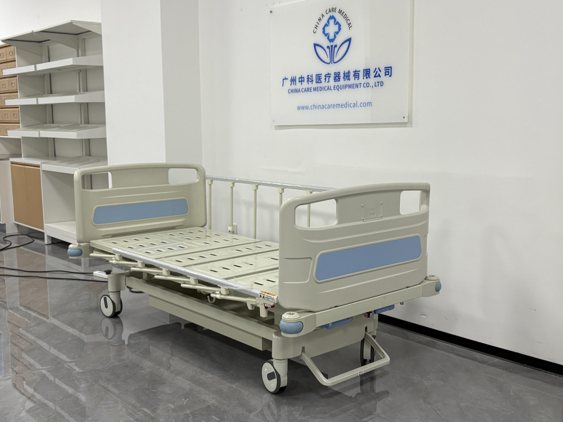 Three-Crank Nursing Bed (with Central Control)-1