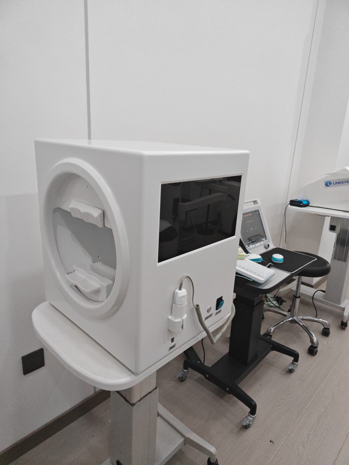 Fully Automatic Visual Field Analyzer-4