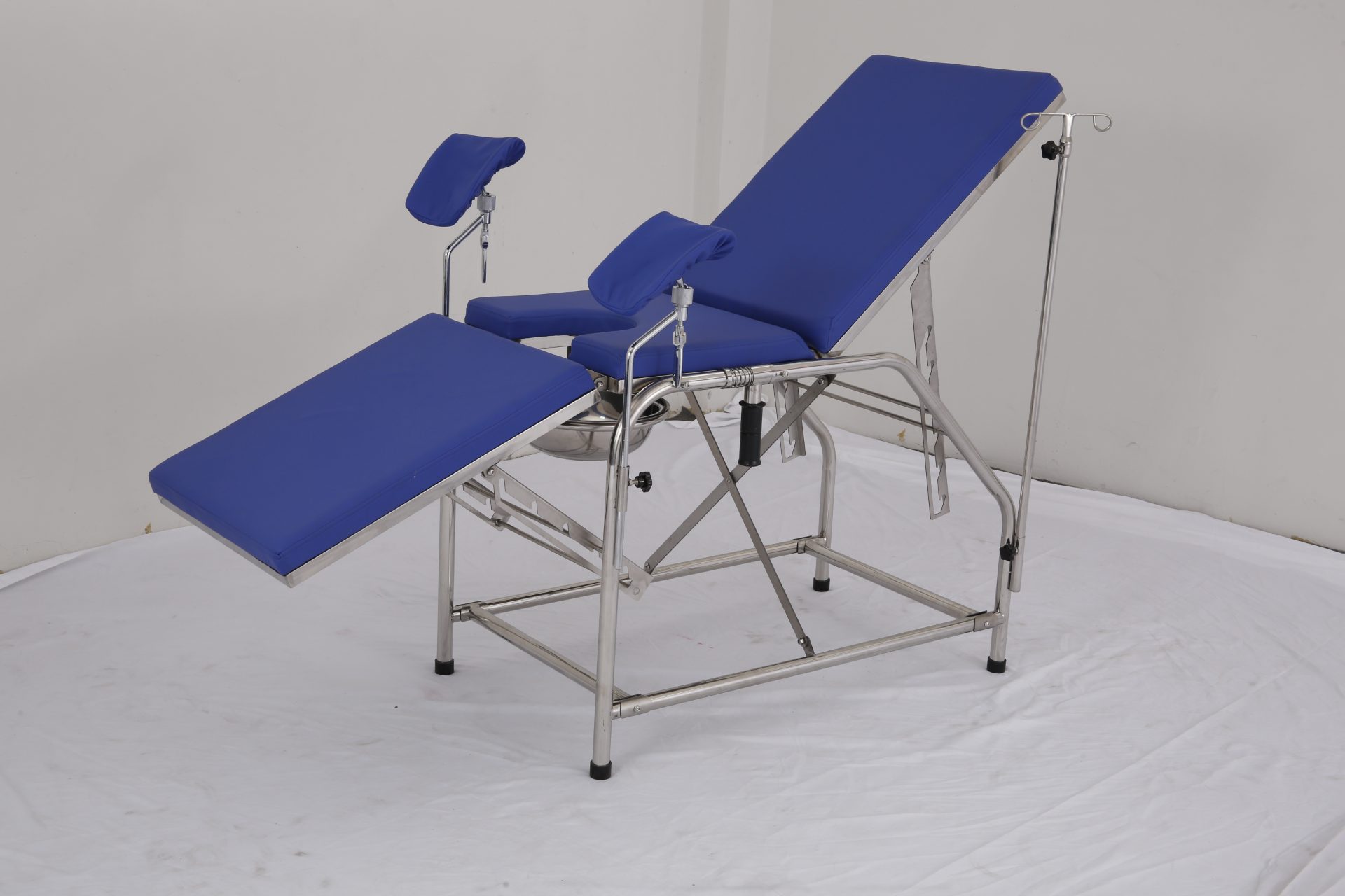 Manual gynecological examination table-1