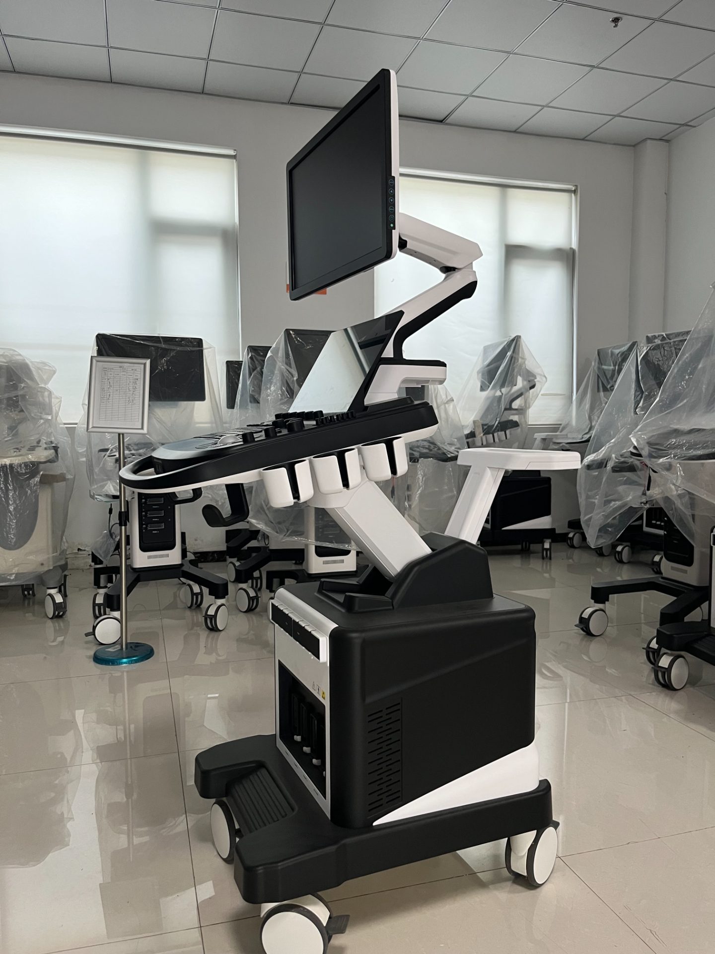 High-end trolley-style color ultrasound system-4
