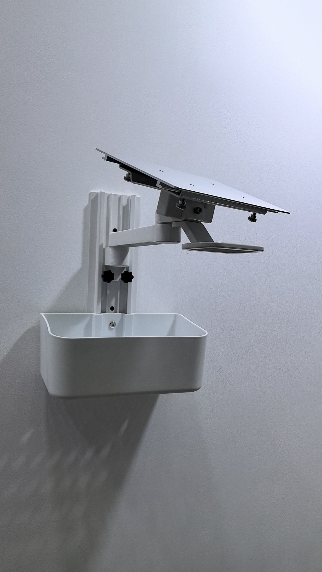 Wall-mount bracket for patient monitor&nbsp;C261016008
